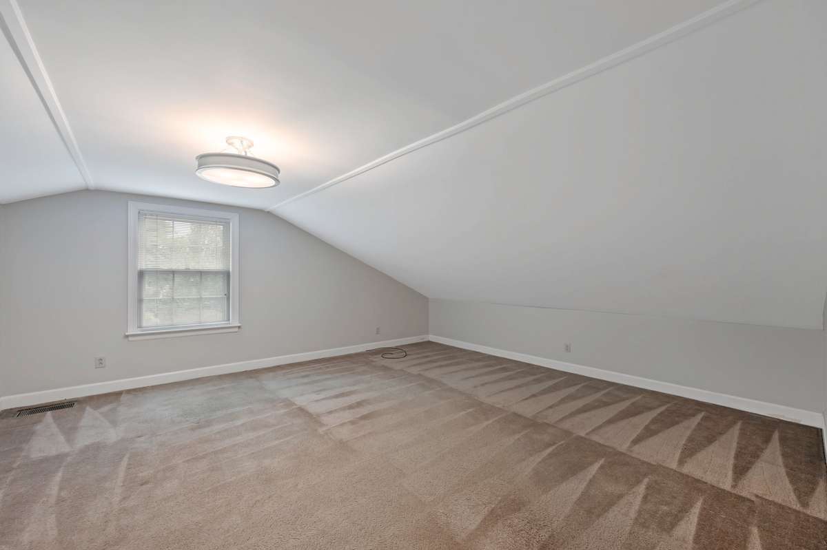 Large bedroom, Flex space or second game room
