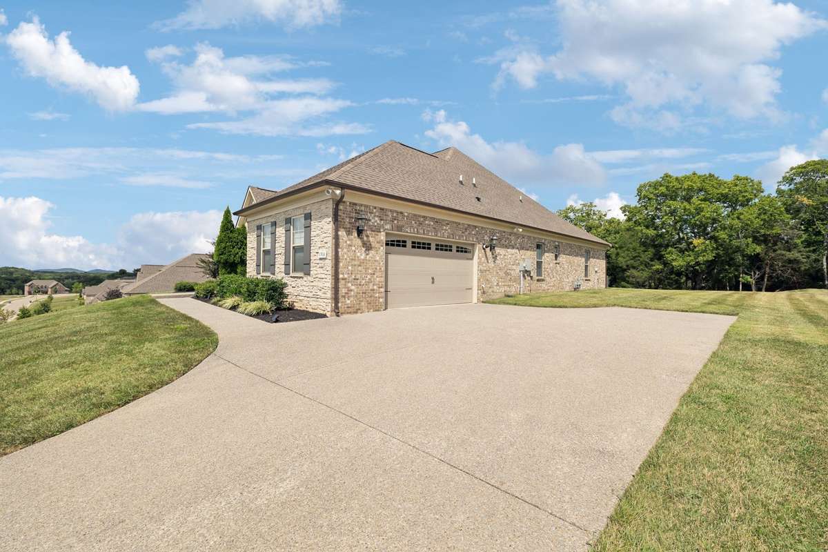 Wide driveway for your guests to park.