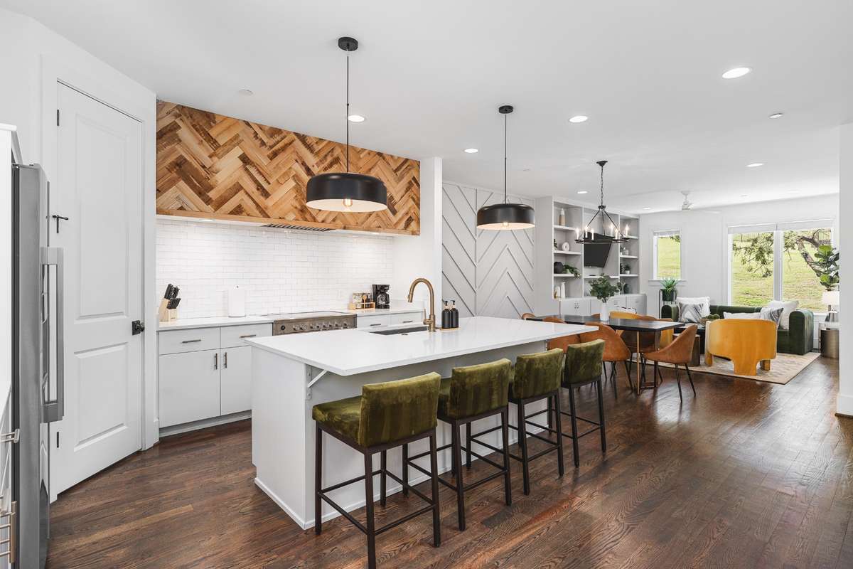 4 bedroom home off 12th Ave S. under $970,000