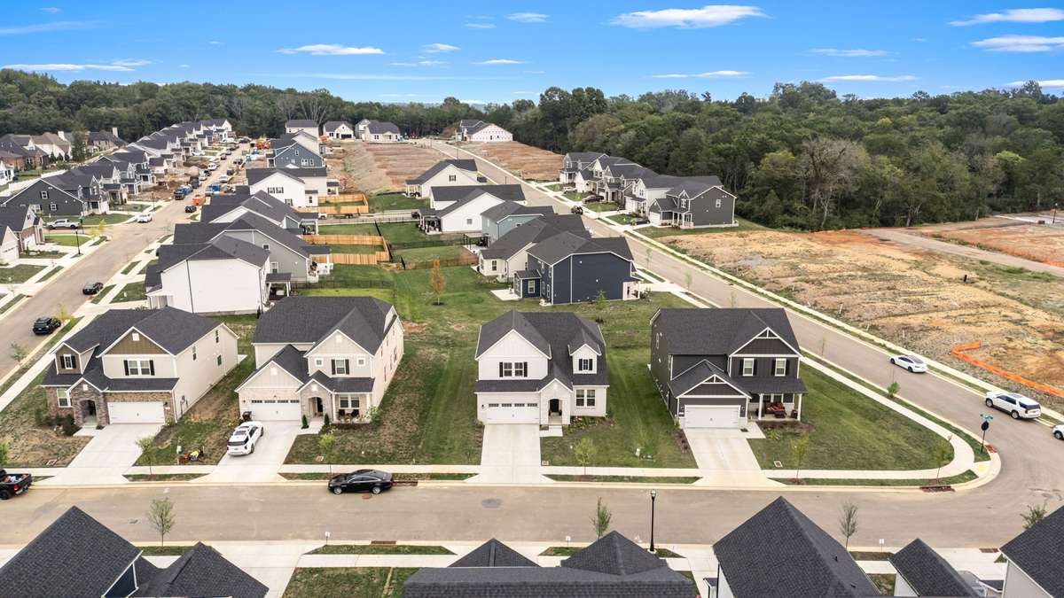 Prime location with walking distance to the future amenities including pool (coming soon!)