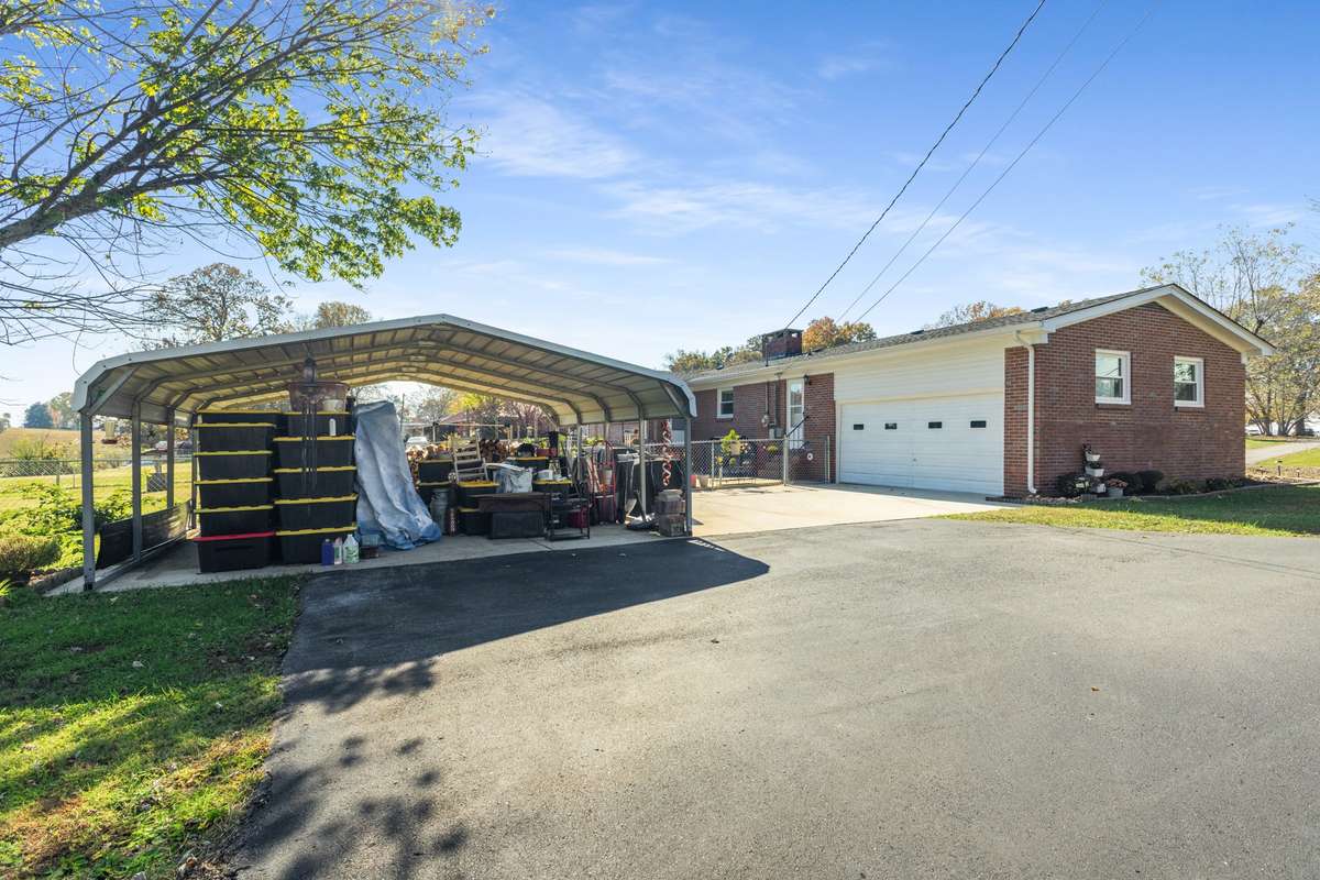 2 car garage and a 2 car carport