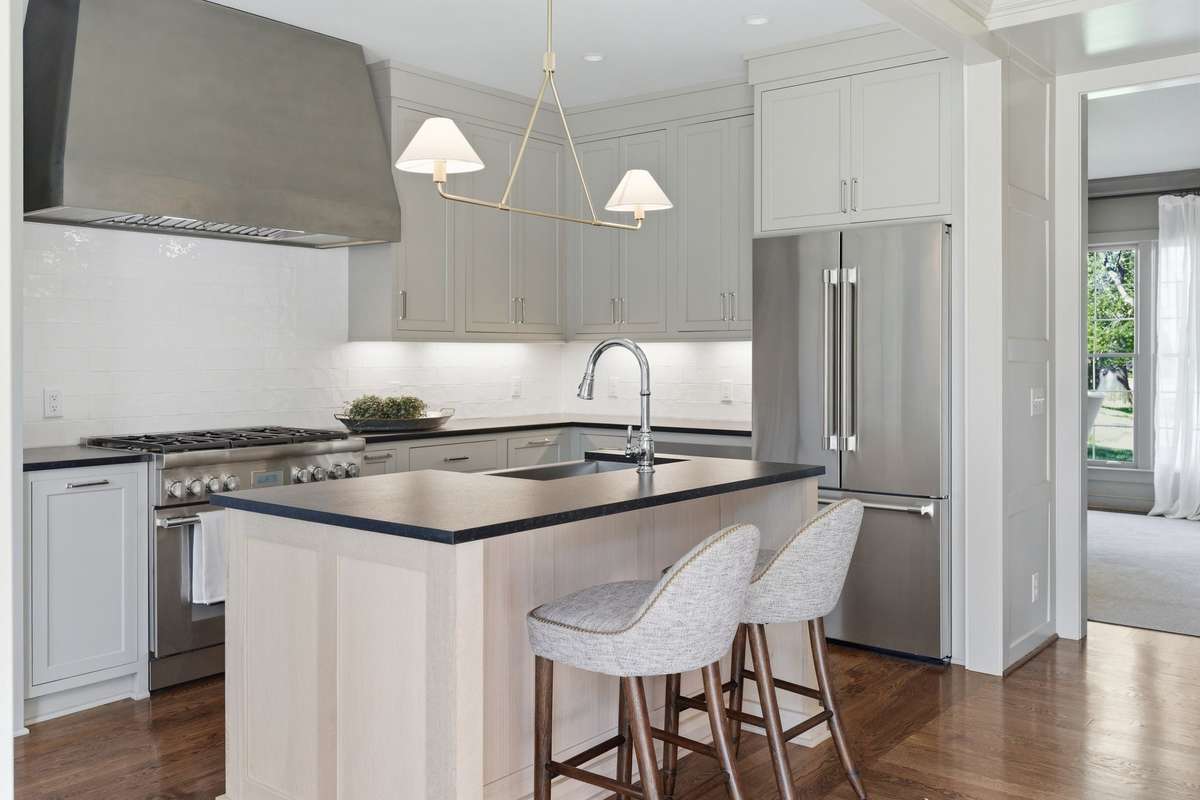 KITCHEN ISLAND "ALL APPLIANCES ARE INCLUDED