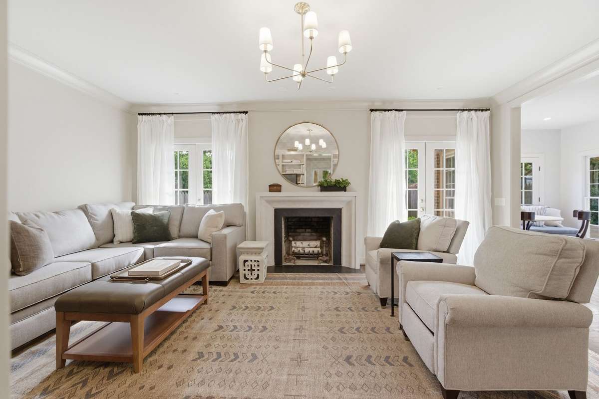 GREAT ROOM WITH GAS FIREPLACE