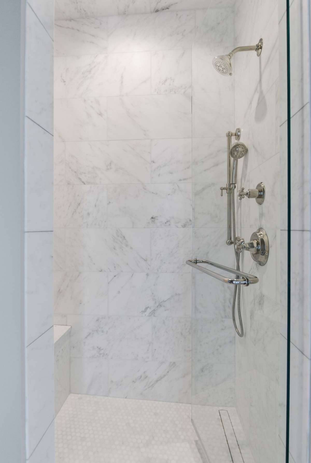 MASTER SHOWER - FIRST FLOOR