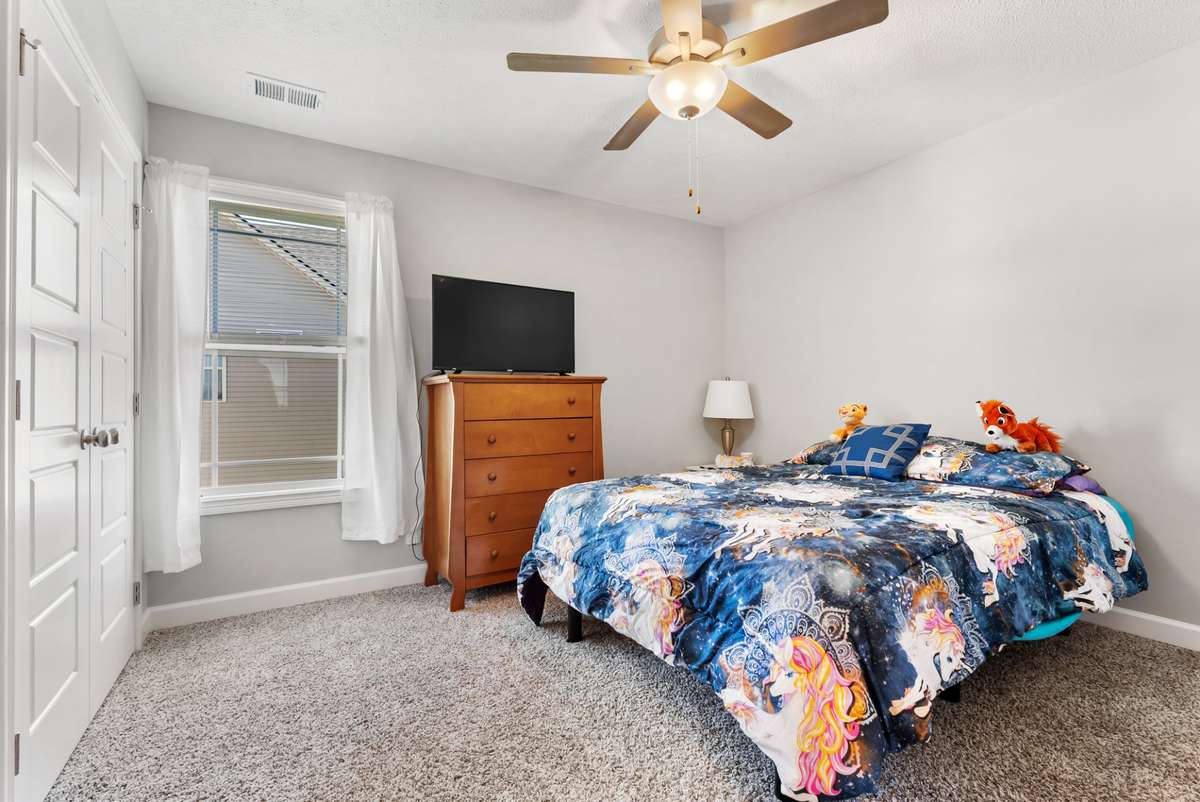 Third bedroom provides a large closet and plenty of space.  561 Tacoma Dr Clarksville TN 37043