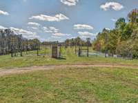 Large Garden Area (Well House)