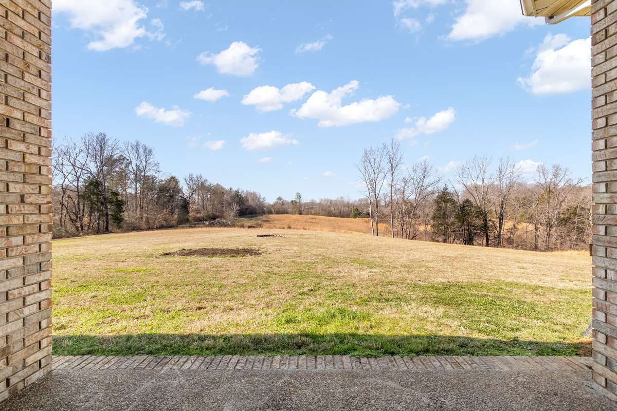 Yes - that is EXACTLY what you think of when someone says "Those rolling Tennessee hills". true beauty!
