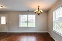 Great eat in or dinning area for the entire family to gather