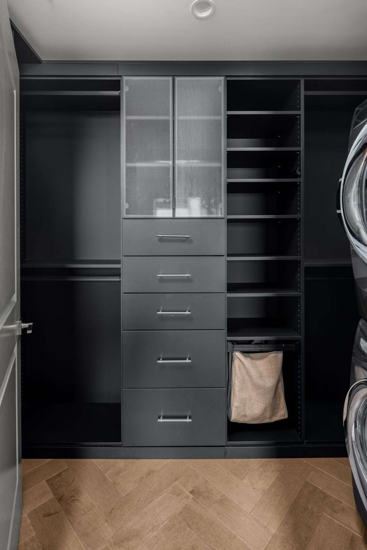 Walk-in closet with washer and dryer