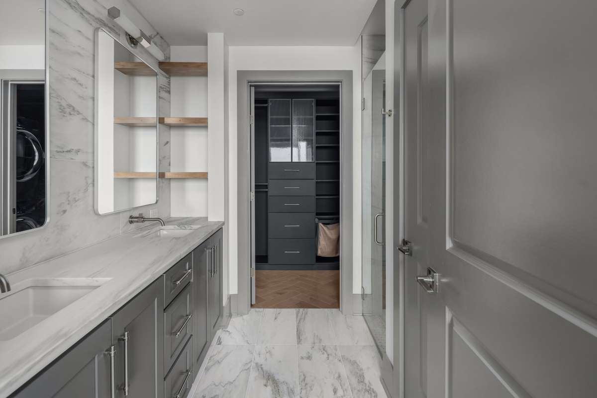 Double sink bathroom
