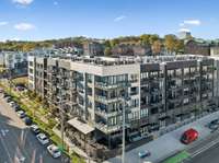 Welcome to "Nash Flat" , an active Airbnb unit at the Odyssey.