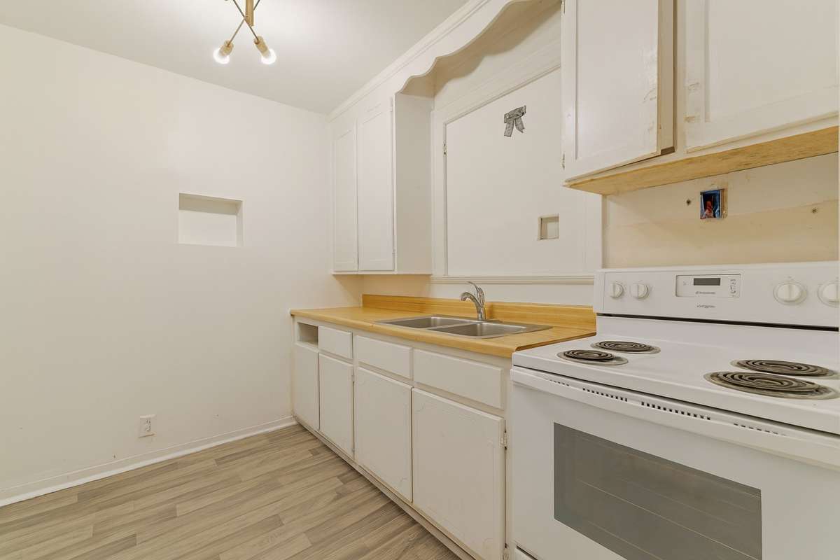 Rendering: virtually removed all furniture to show potential.