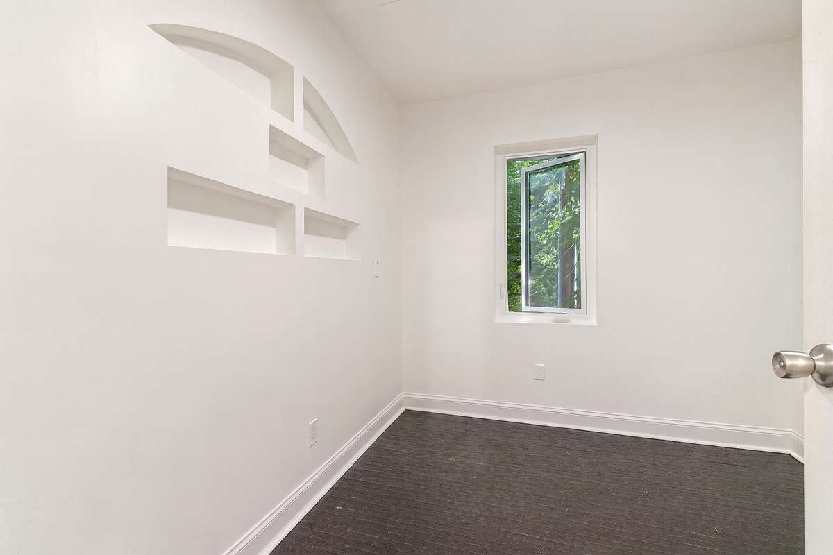 Rendering: virtually removed all furniture to show potential.