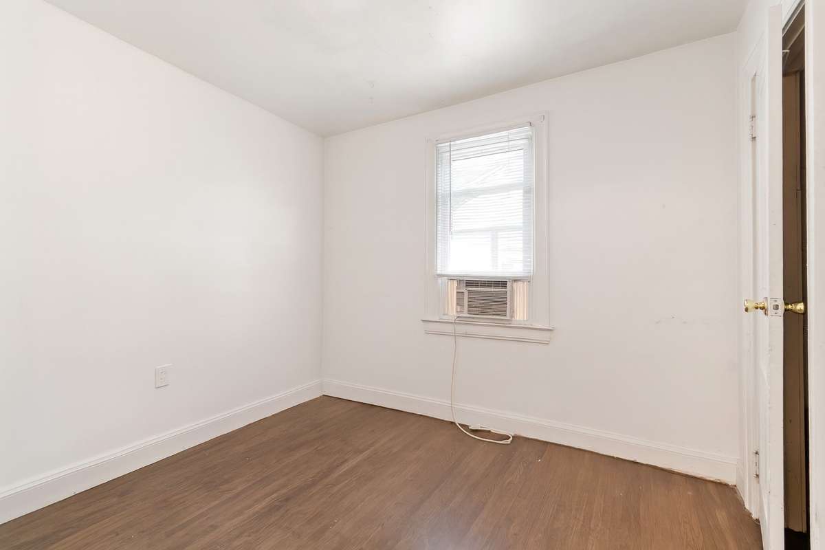 Rendering: virtually removed all furniture to show potential.