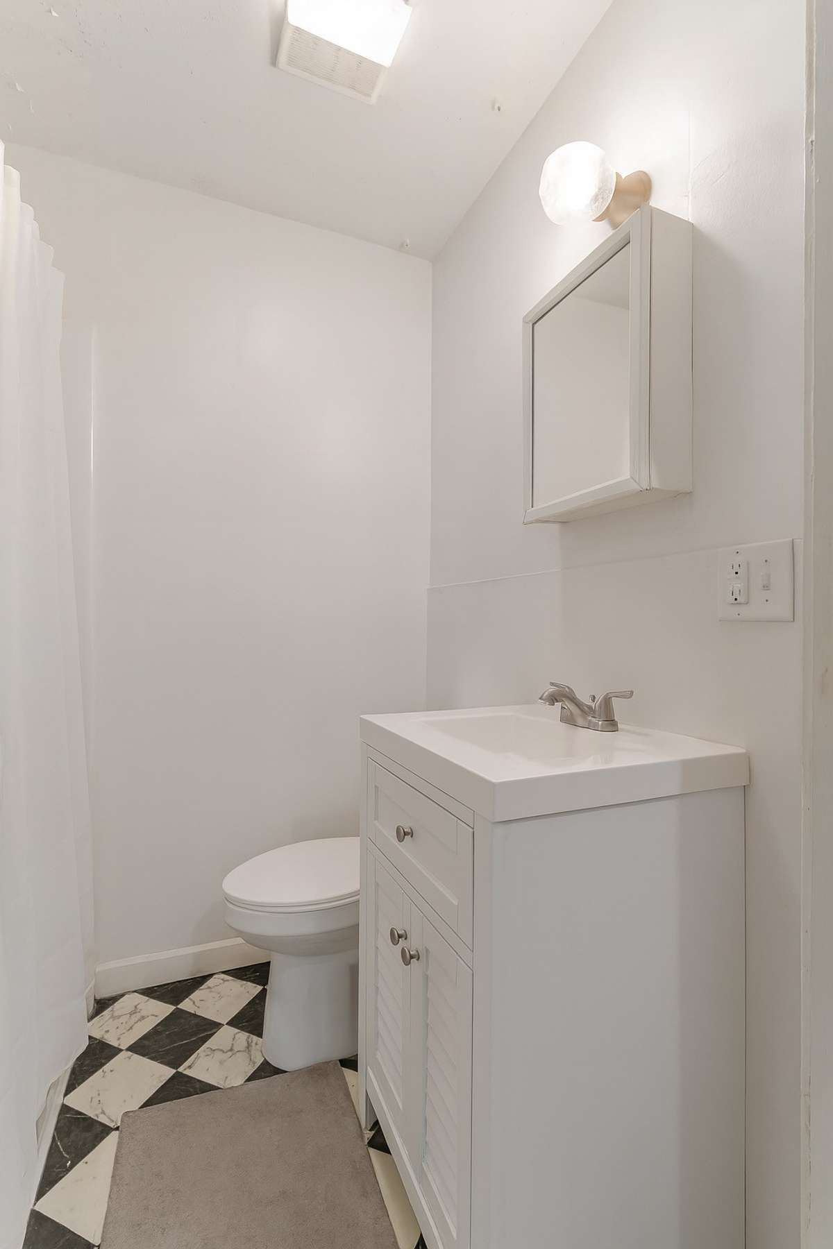 Rendering: virtually removed all furniture to show potential.