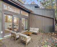 This photo has been virtually staged