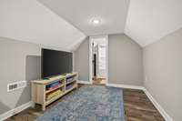 UPPER-LEVEL FLEX / BONUS AREA