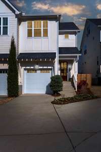 Make this sweet quaint Sylvan park home yours today!