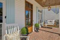 Brick lay front porch finish