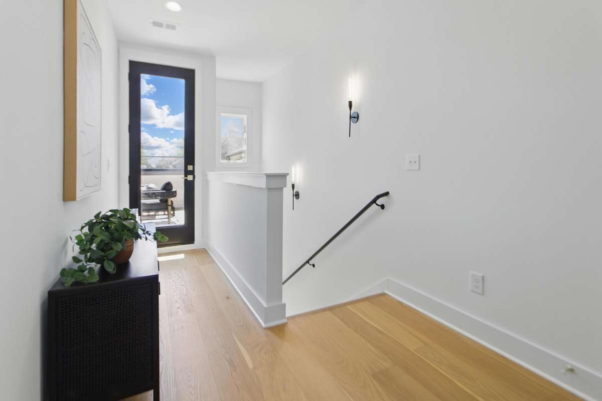 3rd floor - access to the roofdeck