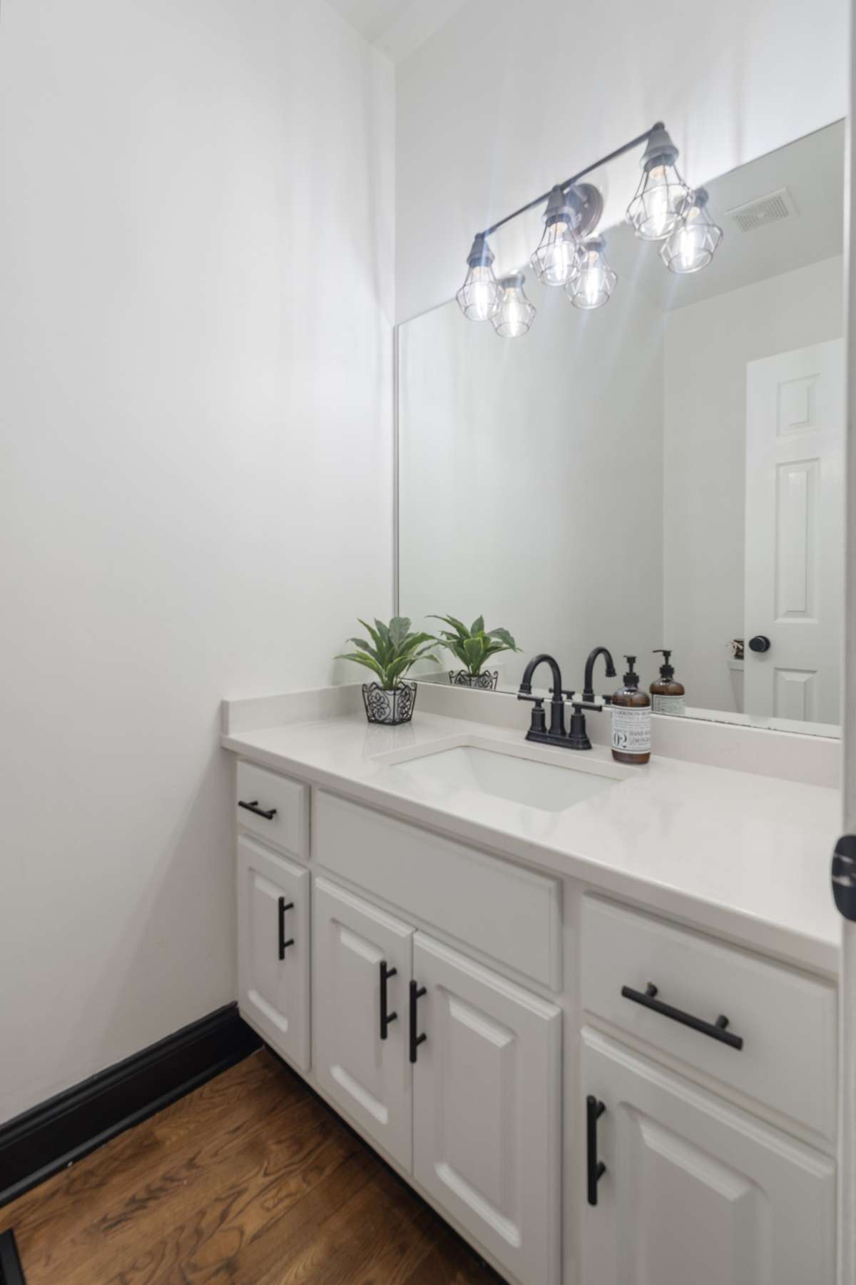 Main level 1/2 bath off Great Room