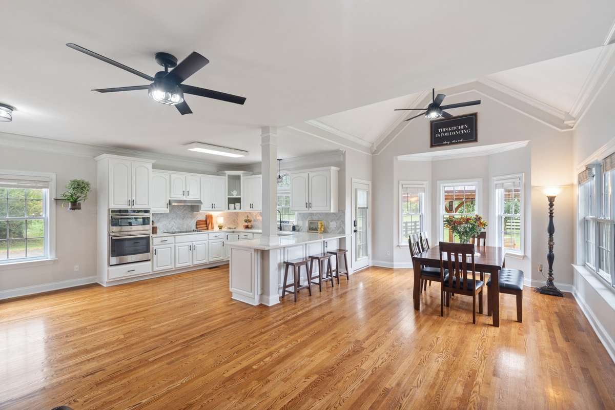 If you are looking for a huge kitchen this is it!