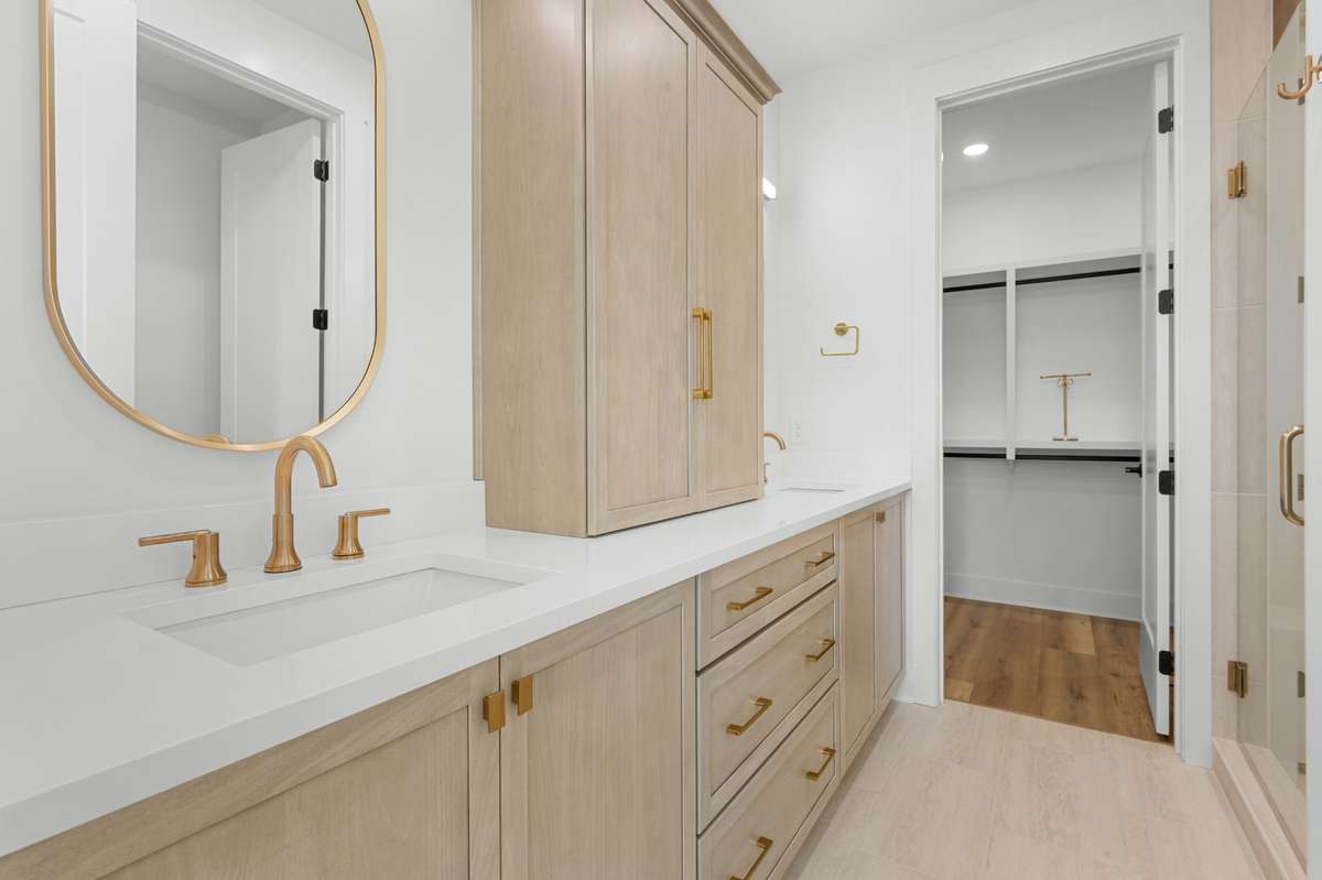 Photos  of Model Home. Floor plans and features may vary.