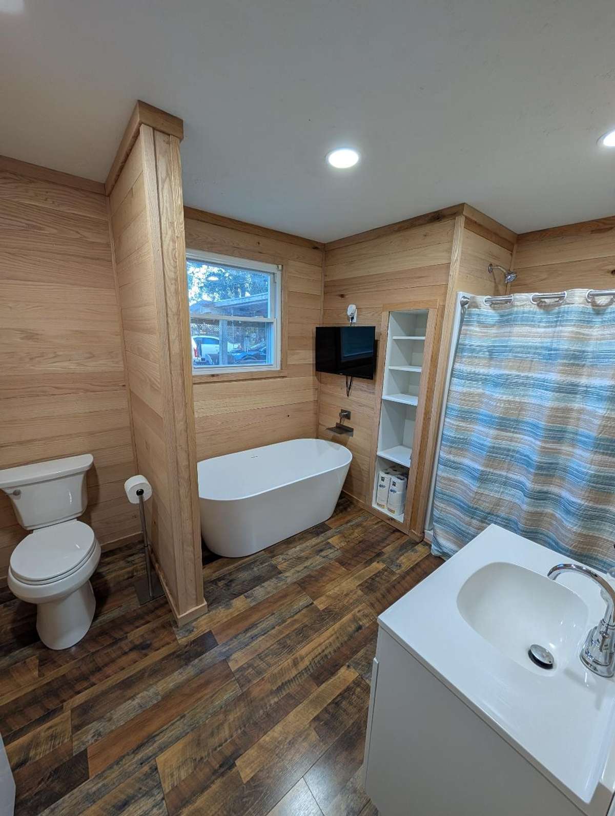 Main Bathroom
