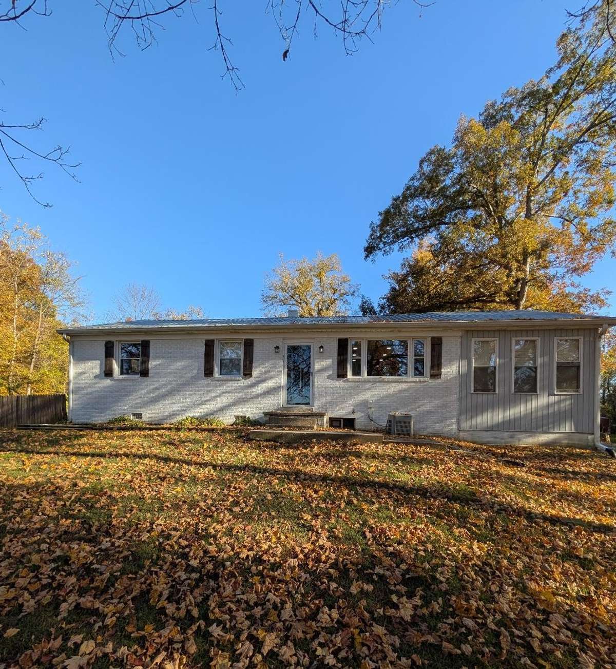 Welcome to 11774 Hopkinsville Road!