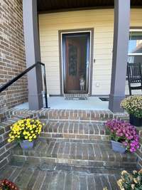 Excuse the photo bomber at the door! 