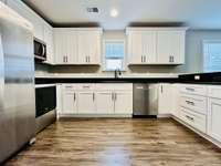 Plenty of cabinet space!!