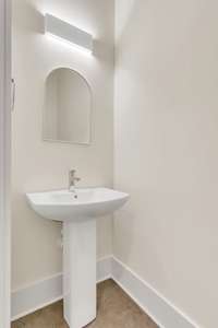 Clean half bath downstairs for your guest.