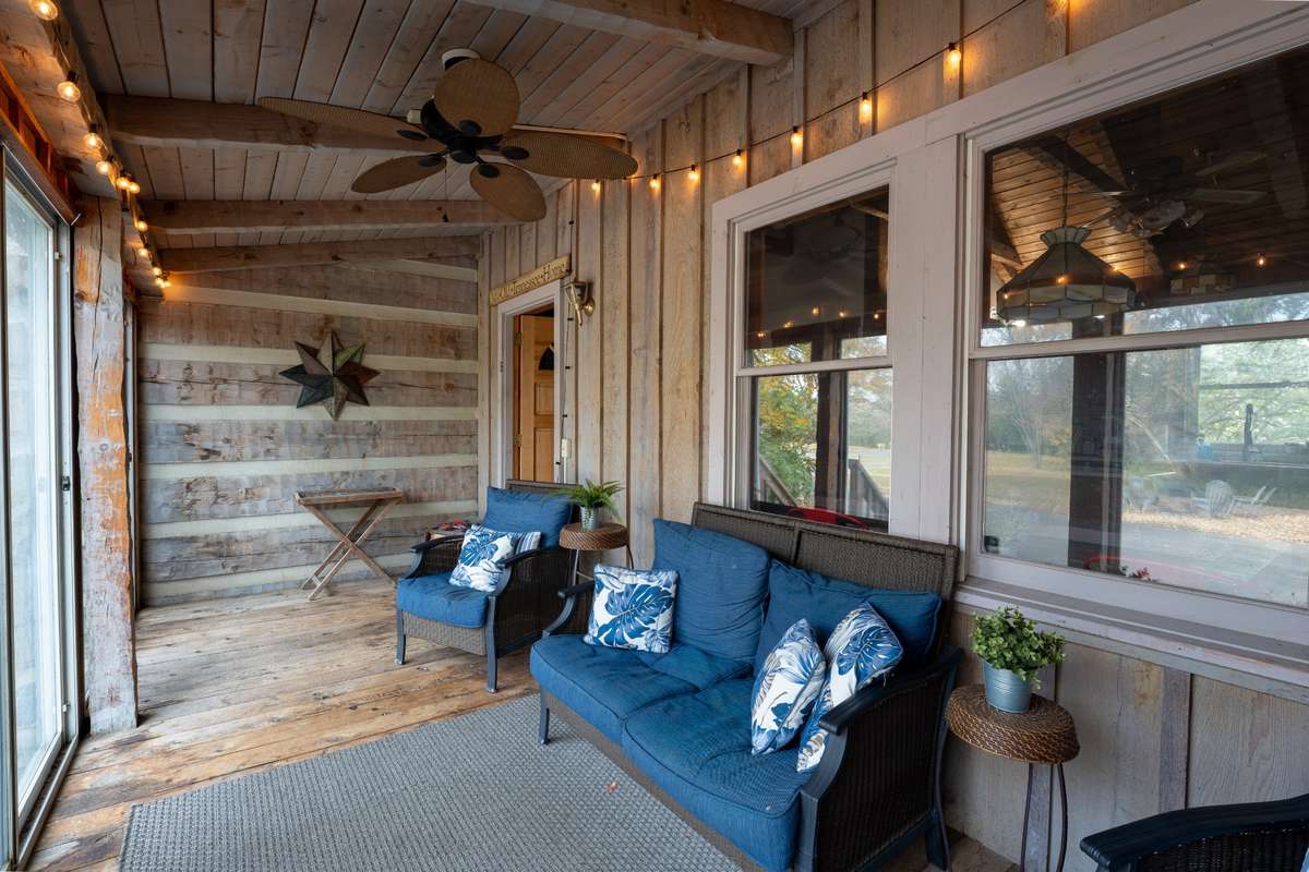 3 Seasons to enjoy, relax and view the world!