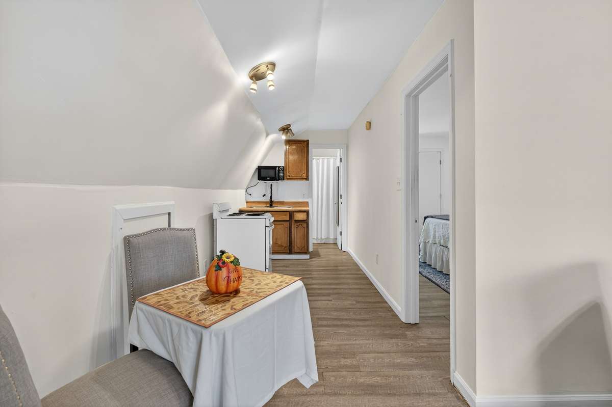 Eating area or expansion of living area