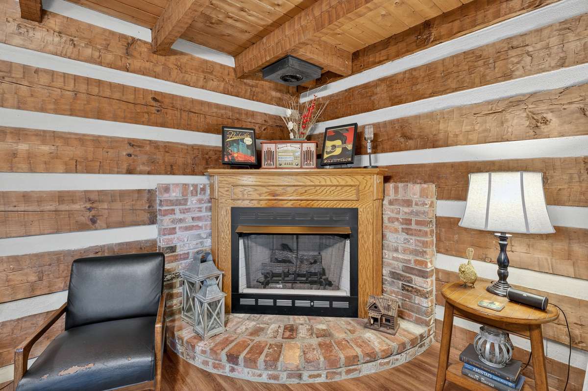 Fireplace with Gas Logs can warm your winter evenings!
