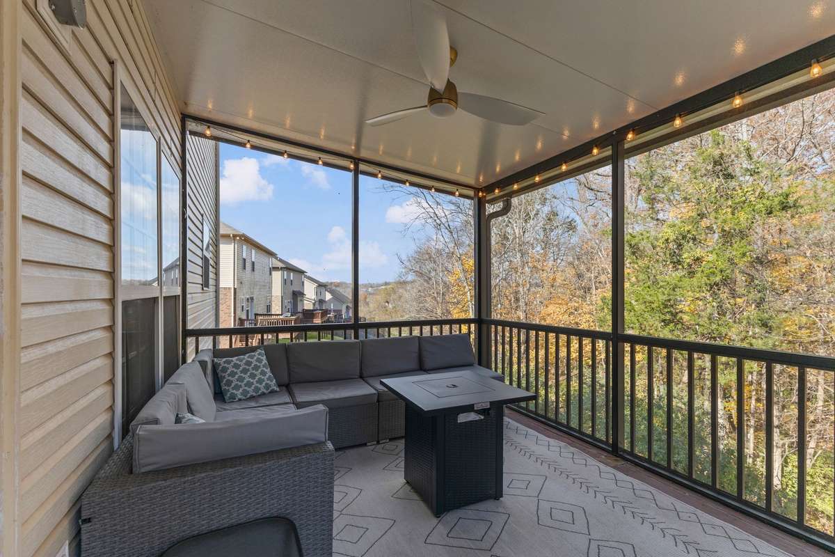 Screened deck with ceiling fan