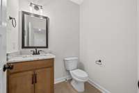 Example photos, colors and materials may vary.