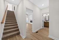 Example photos, colors and materials may vary.