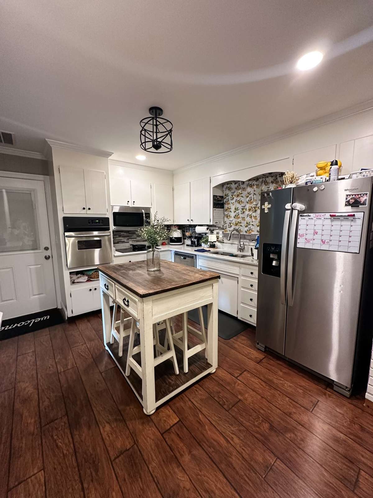 Remodeled kitchen with granite counter tops!!