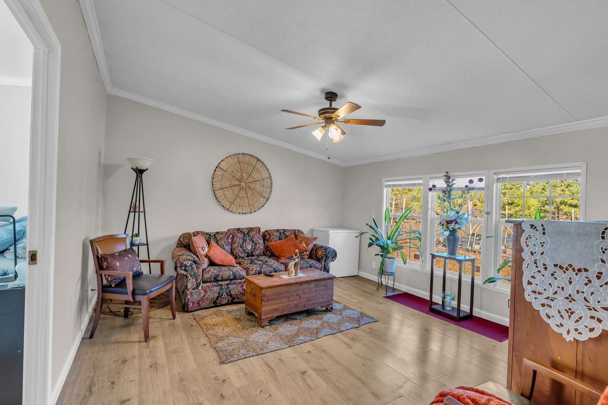 Spacious all-purpose room that can be used as a bonus room, kids' playroom or hobby room... unlimited potential