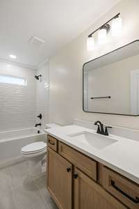 Second level full bath