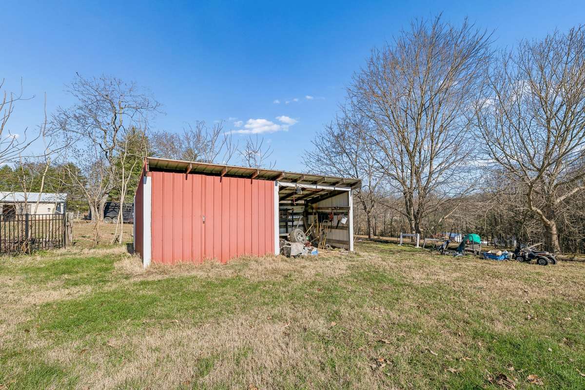 Small horse barn or used for storage.
