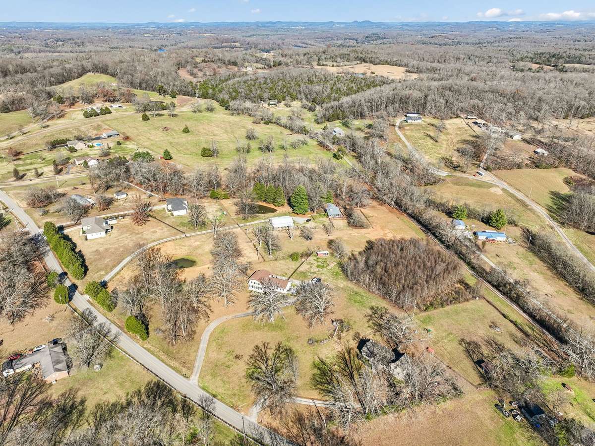 Located just minutes from outdoor recreation! Fishing, hiking, and horseback riding.