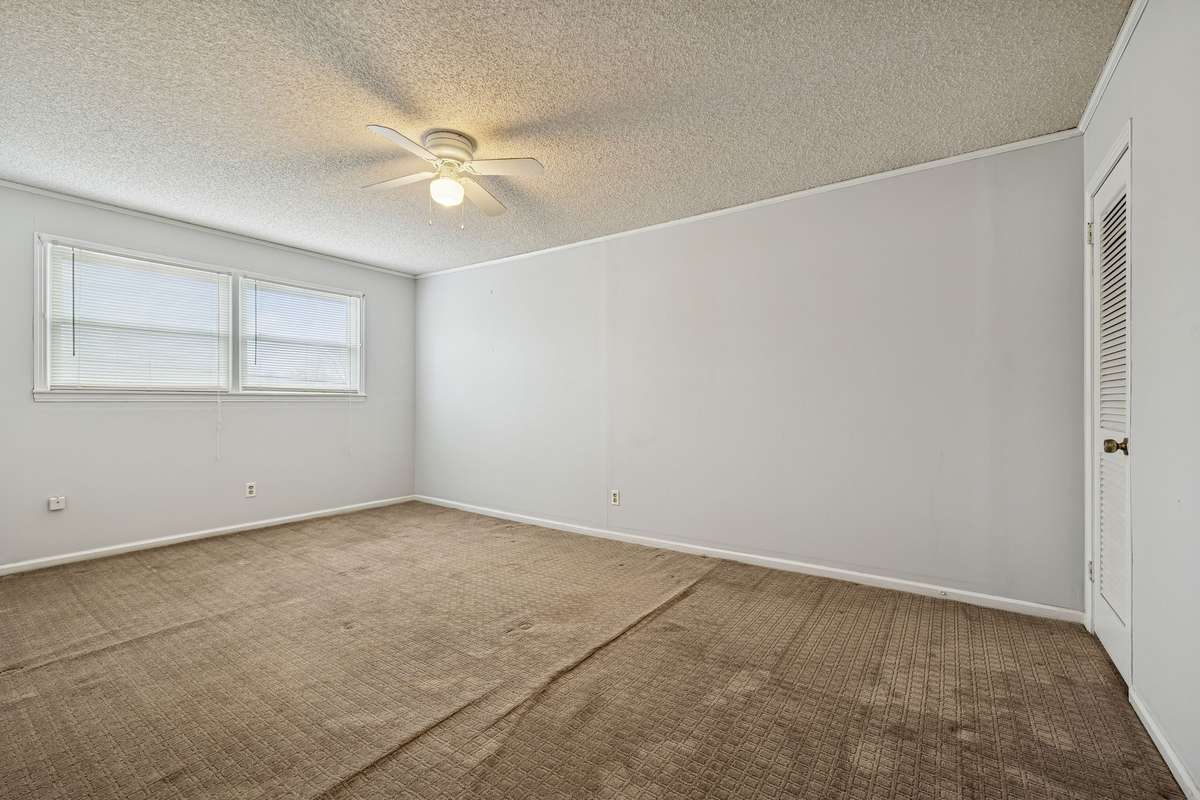 Upstairs bedroom 2