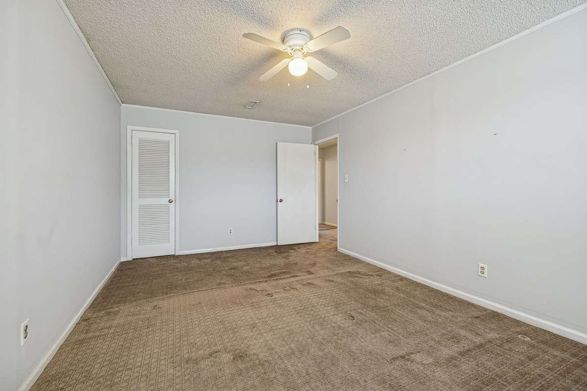 Upstairs bedroom 2
