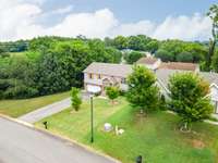 Conveniently located in Armstrong Meadows!