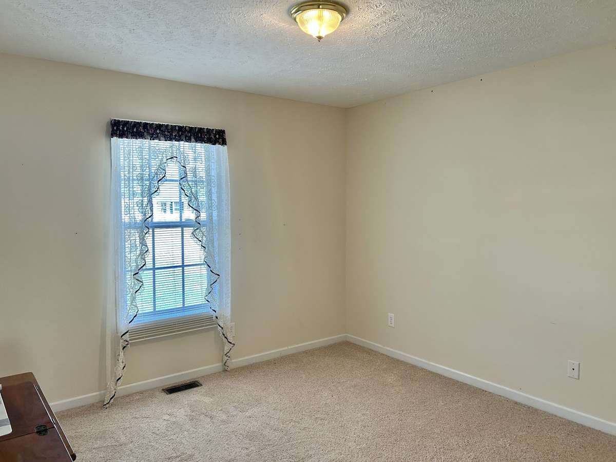 Guest bedroom #1