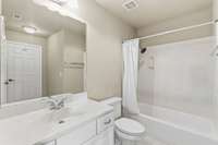 Full Bath (2nd level)