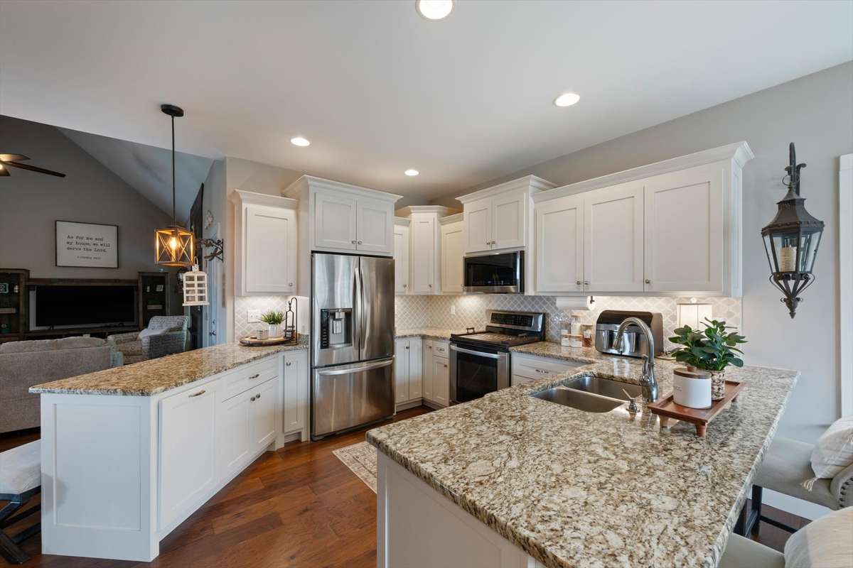 Stainless appliances.