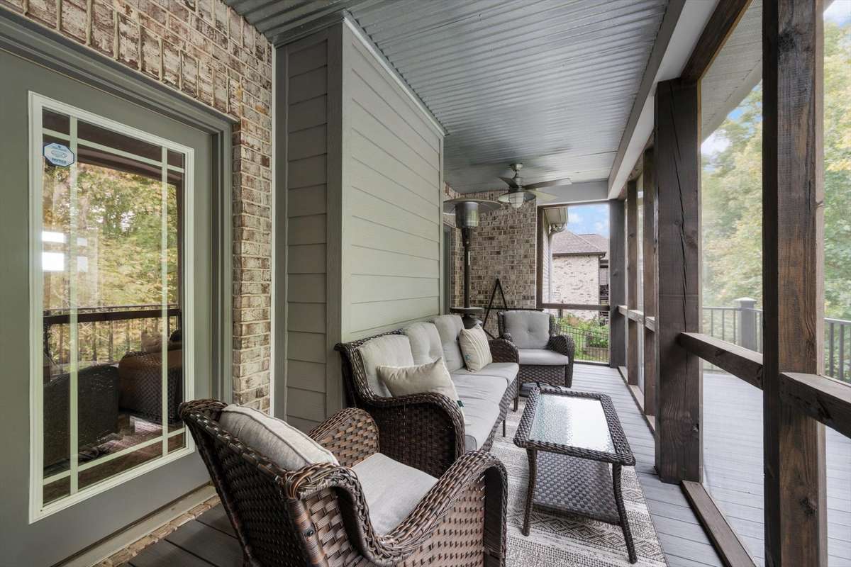 Another view of the screened in deck